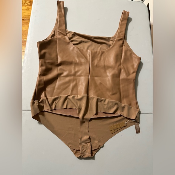 Skims Faux Leather Scoopneck Bodysuit- Sienna 3X NWT! - Picture 12 of 15